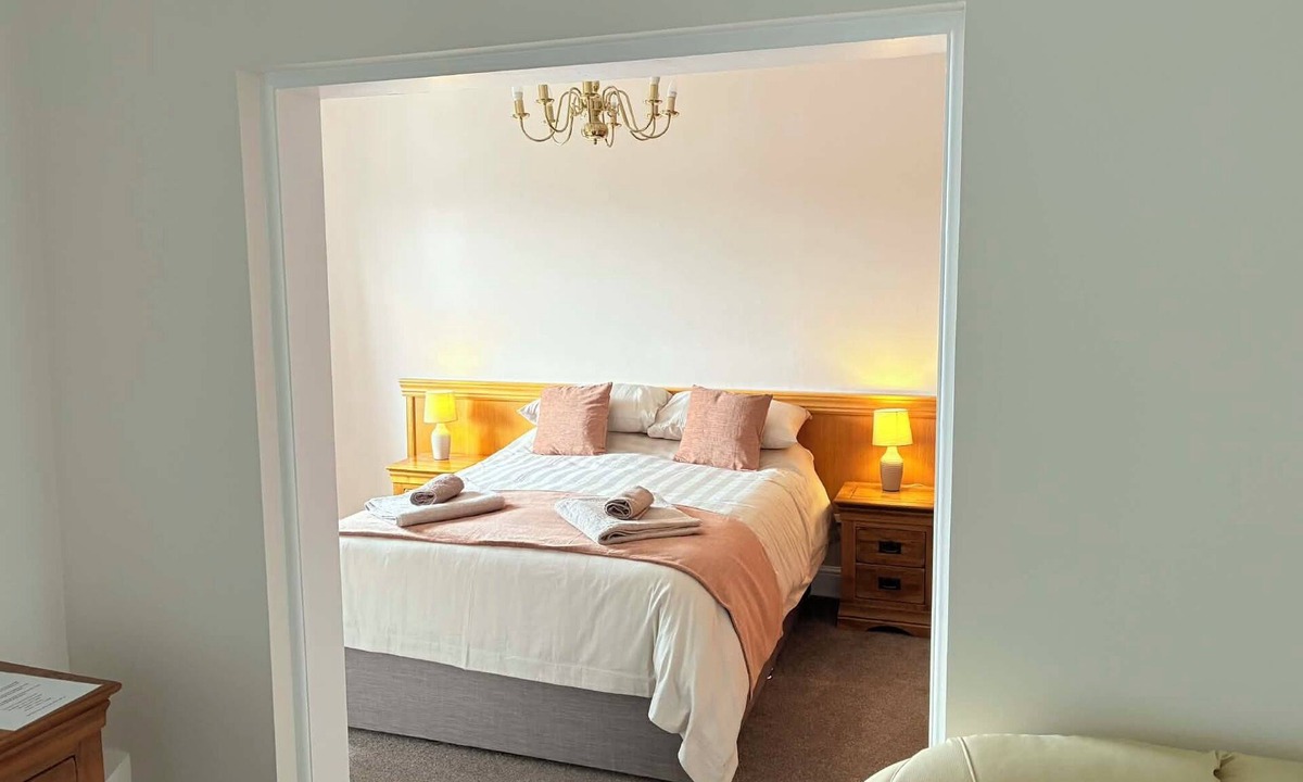 Berkeley Hotel | The Berkeley Arms Hotel