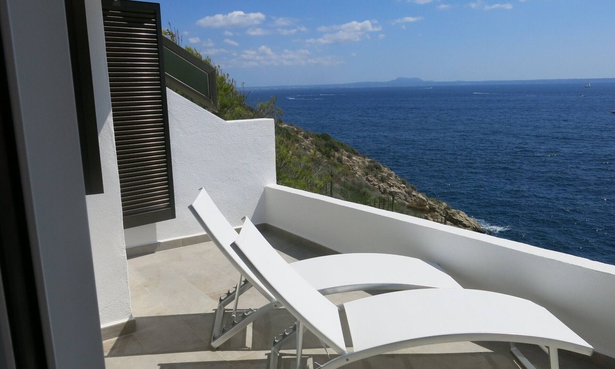 Torrenova Ski Chalet | The BEST HOUSE in the area with lovely views over the Ocean
