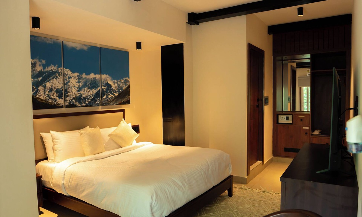 Shivpuri Hotel | The Big Bridge