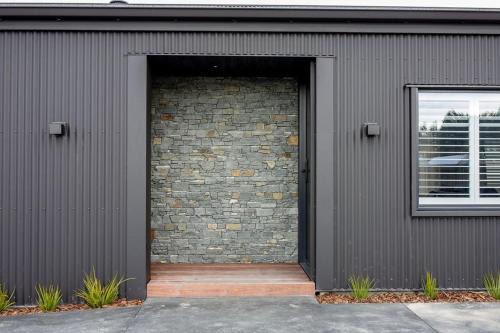 Methven House | The Black Box - Modern & stylish 3 bedroom Sanctuary