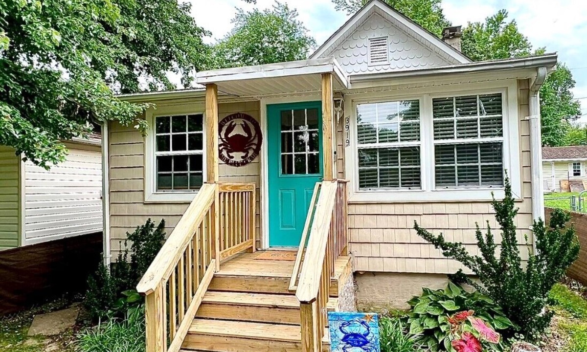North Beach House | The Blue Crab Beach House - Free beach passes 🦀