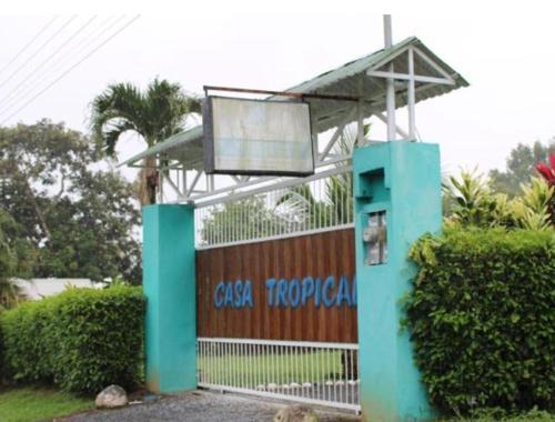 La Fortuna House | The Blue Honey House Tropical