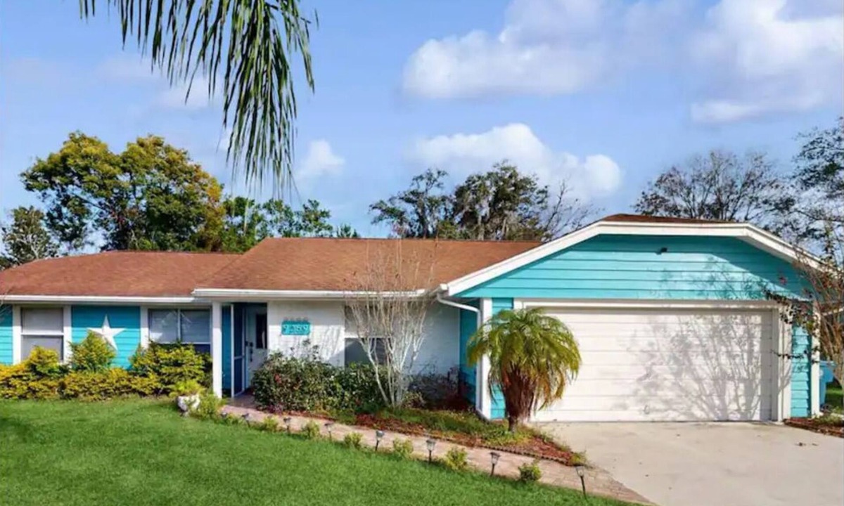 Spring Hill House | The blue house