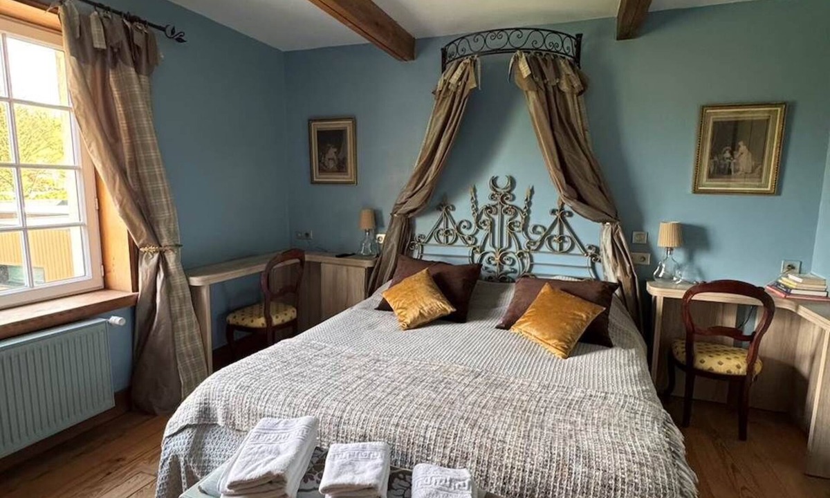 Echinghen House | The Blue Room