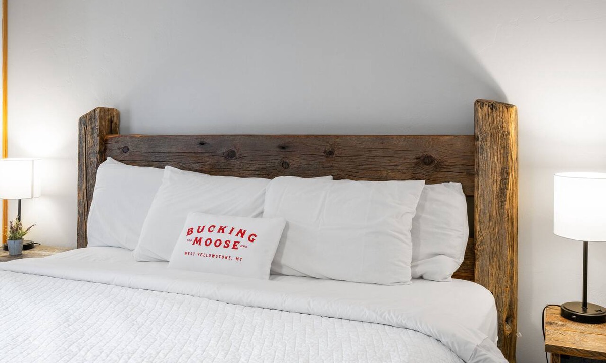 West Yellowstone Hotel | The Bucking Moose #07 Lynx Room King Suite, just 1 minute from Yellowstone.