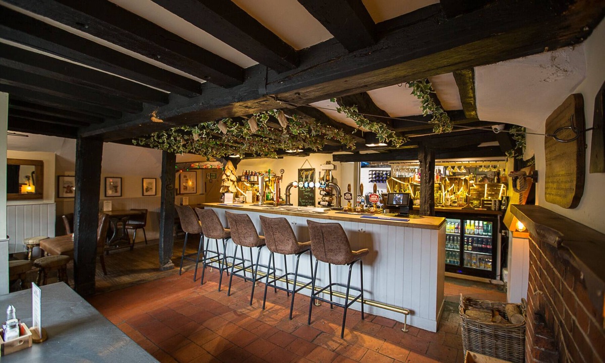 Stanford Dingley Hotel | The Bull Inn Pub