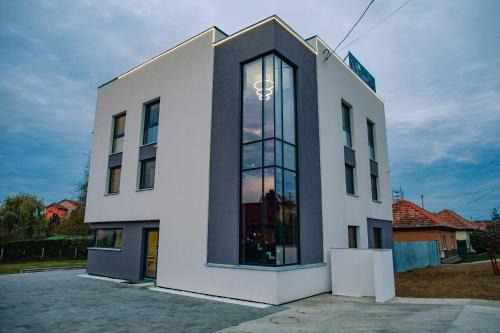 Singeorgiu de Mures House | The Butterfly