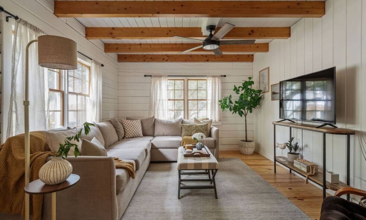 Colington Cabin | The Cabin - Unique OBX Stay, Huge Yard!
