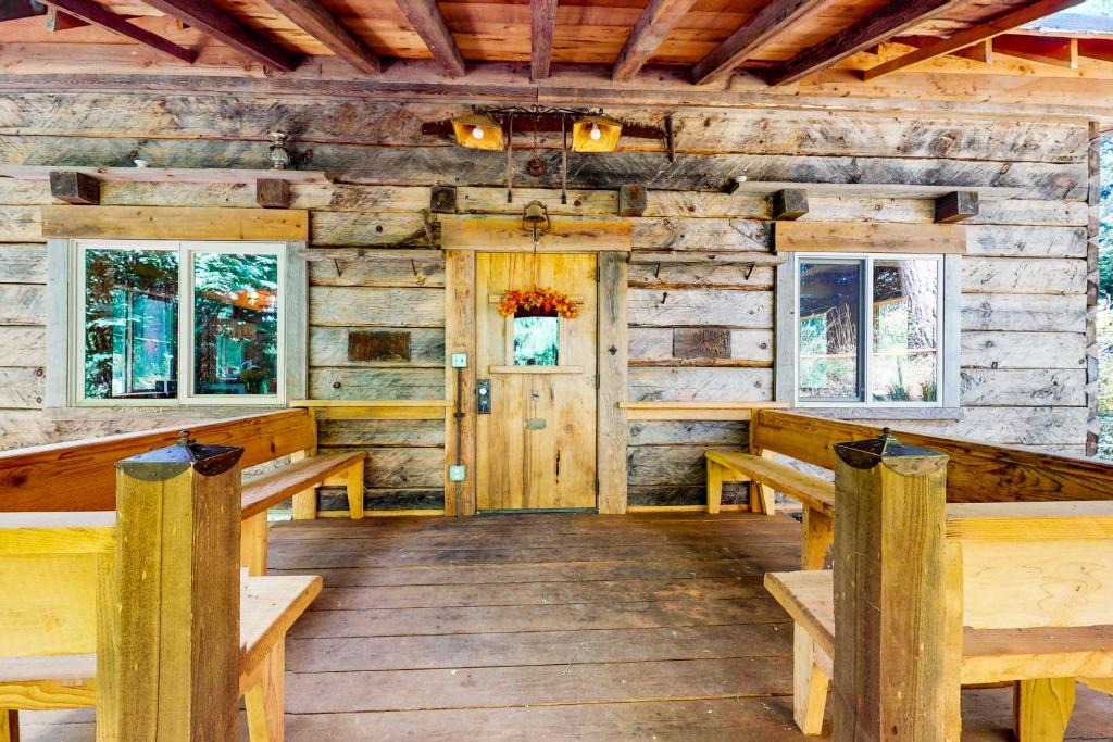 Clinton House | The Canopy House