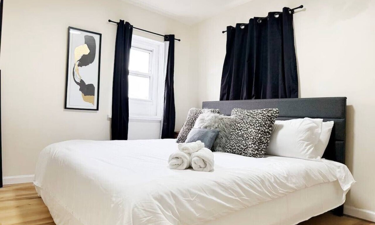 Evansville Apartment | The Cardinal 810 D -3BR-1BA Apt