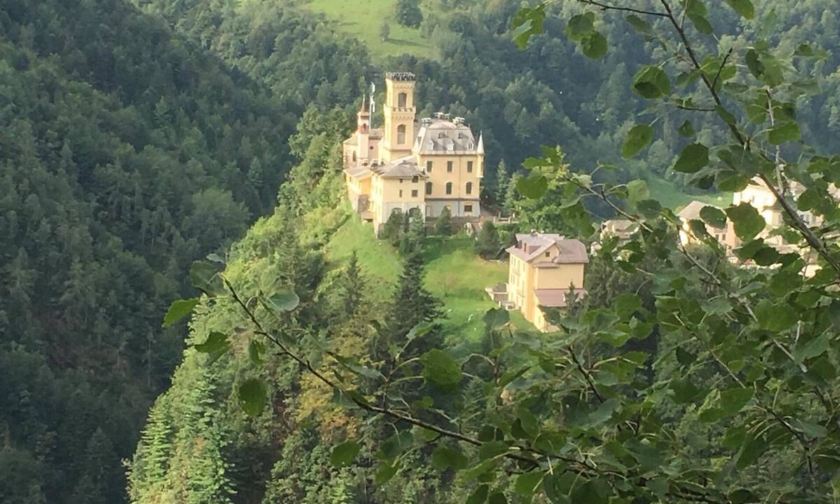 Cervatto Apartment | The Castle: A Magic Retreat