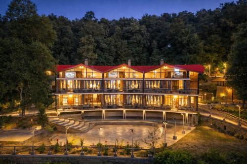 Mukteshwar Resort | THE CEDAR CASTLE