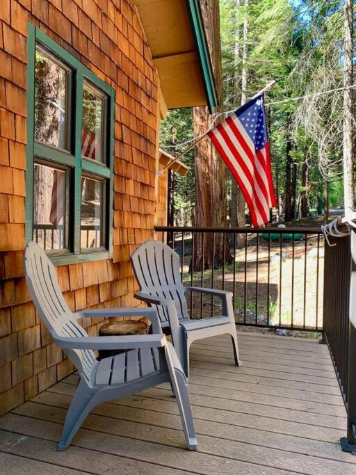 Arnold Ski Chalet | The Cedar Loft - Pet and Family Friendly - BBQ/Pool/Fire Pit