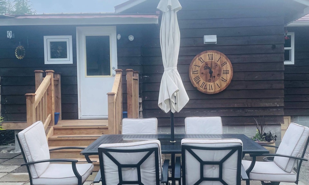 Chemainus House | The Cedars Escape and Spa