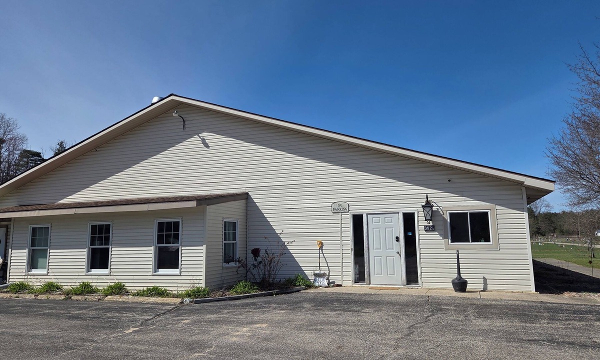 Harrison Cabin | ~THE CENTER~ RECREATIONAL RETREAT