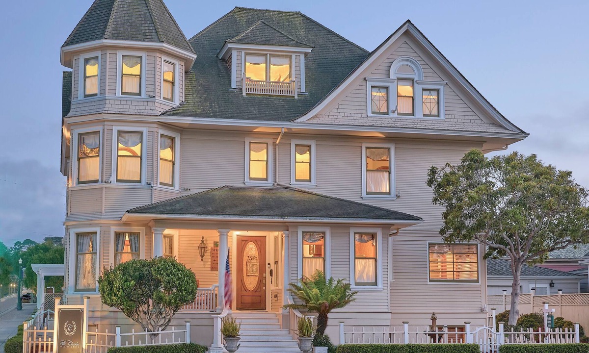 Pacific Grove Bed & Breakfast | The Charles Pacific Grove - Artfully Designed Inclusive Inn