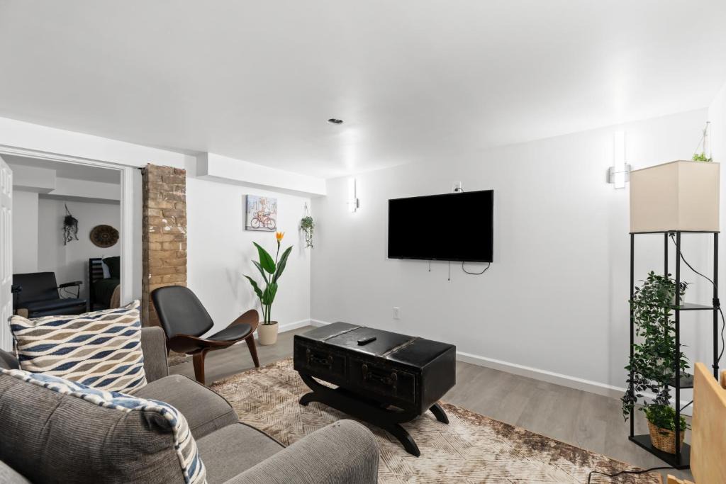 Detroit Apartment | The Chill Cellar
