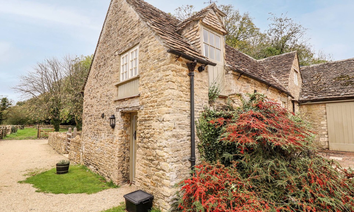 South Cerney Cottage | The Clock Tower