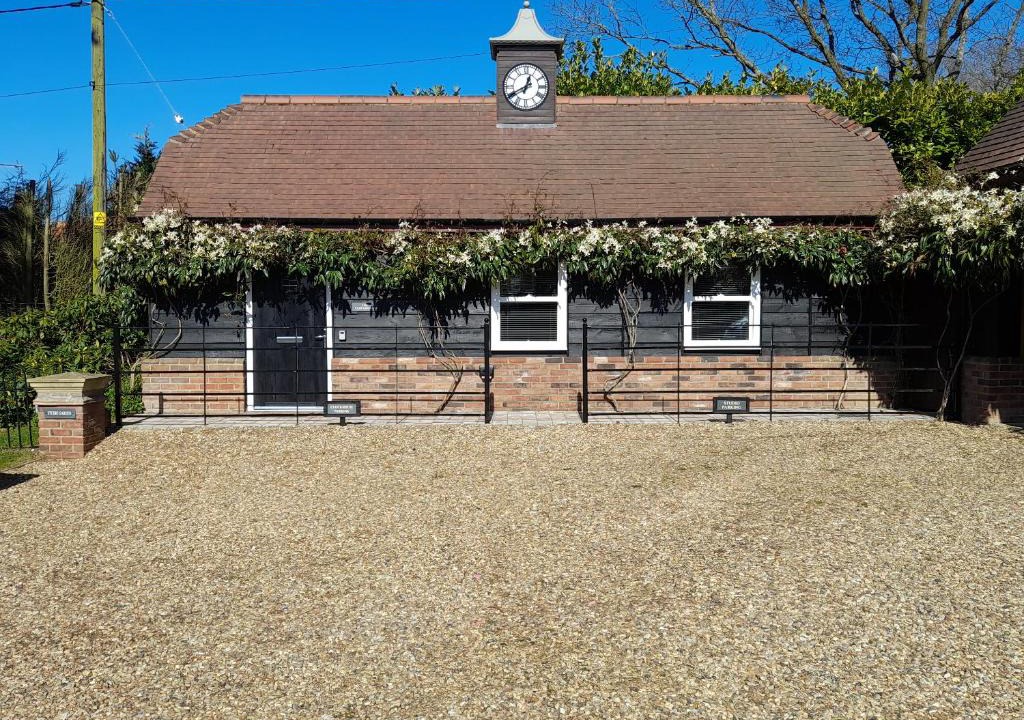 Roughton Apartment | THE CLOCKHOUSE, ROuGHTON