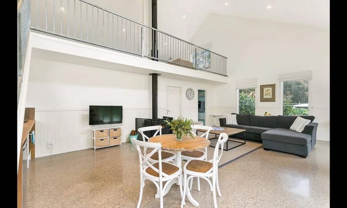 Main Ridge House | The CoachHouse