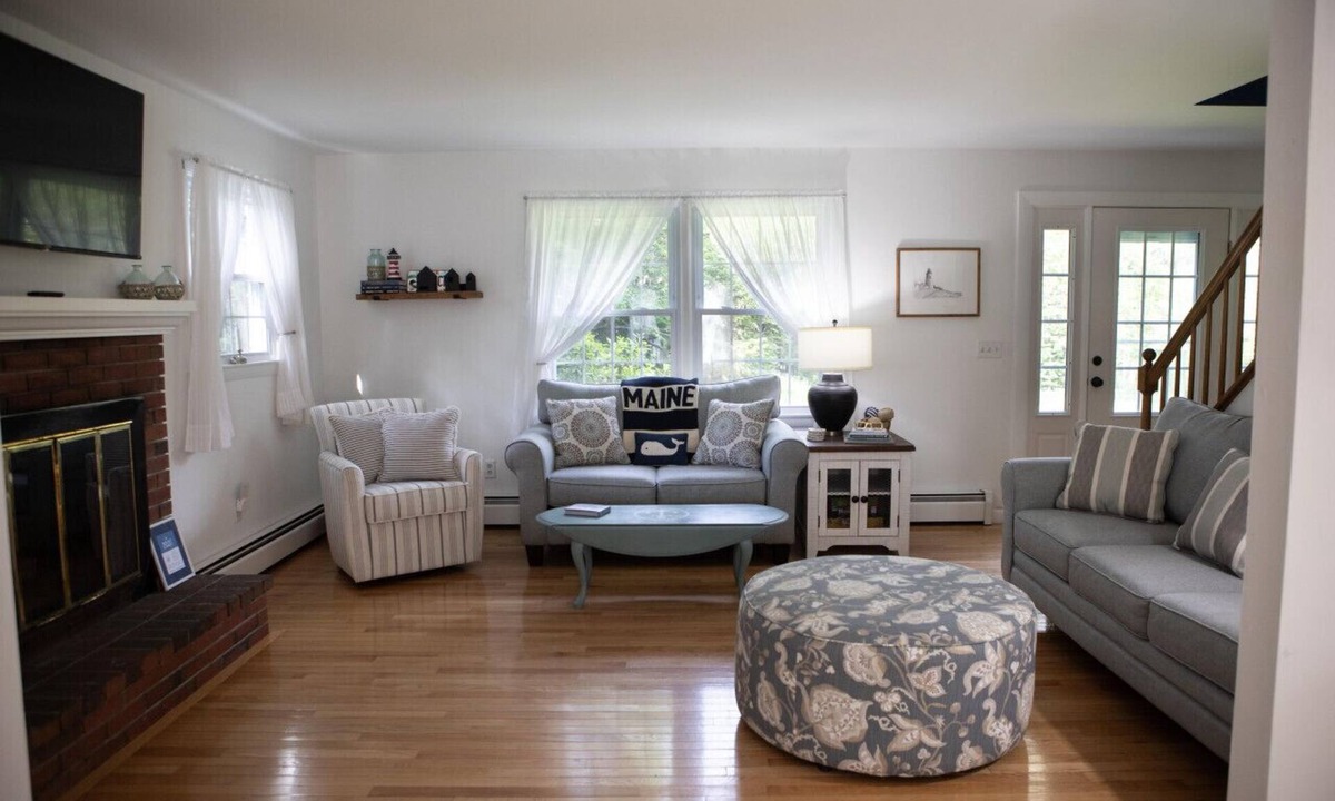 Pemaquid Beach House | The Coastal Cottage | Walk to Pemaquid Beach | Fire Pit & Family-Friendly Retreat