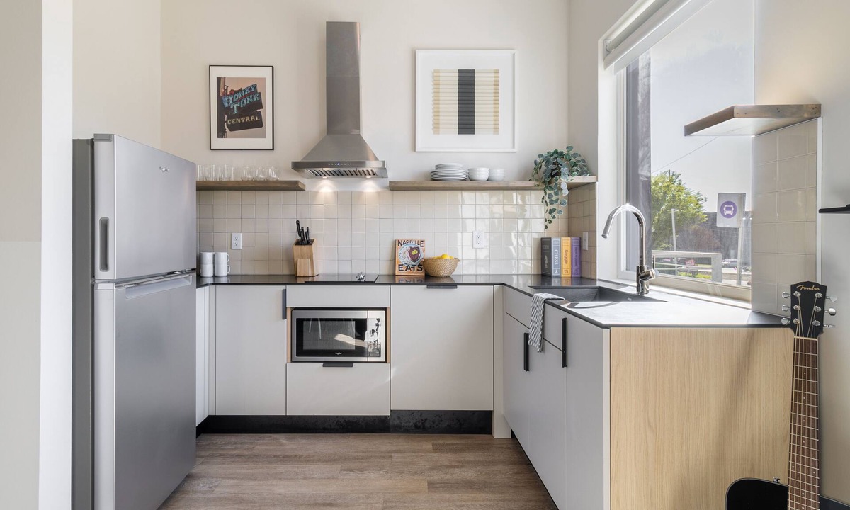 Buena Vista House | The Conway | Ensemble Escape in DT Nash | 5 Bdrs