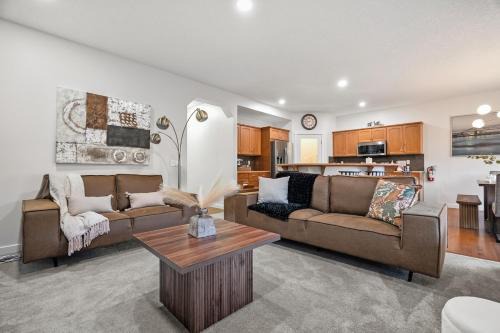 Southeast Calgary House | The Copperleaf Luxury Retreat with Hot tub