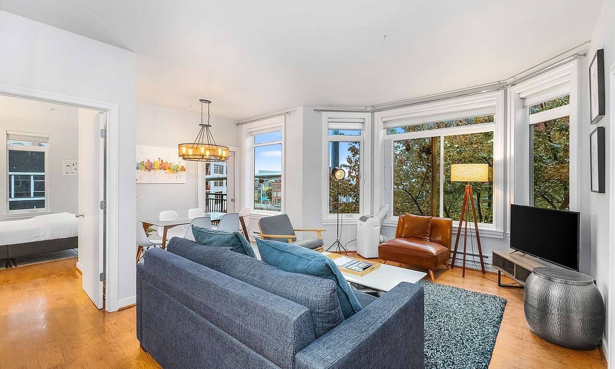 Belltown Condo | The Cornet Nest at Belltown - 99 Walkscore