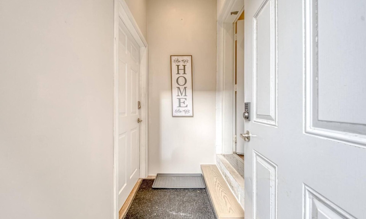 East Credit Apartment | The Cozy Cove on Flatford