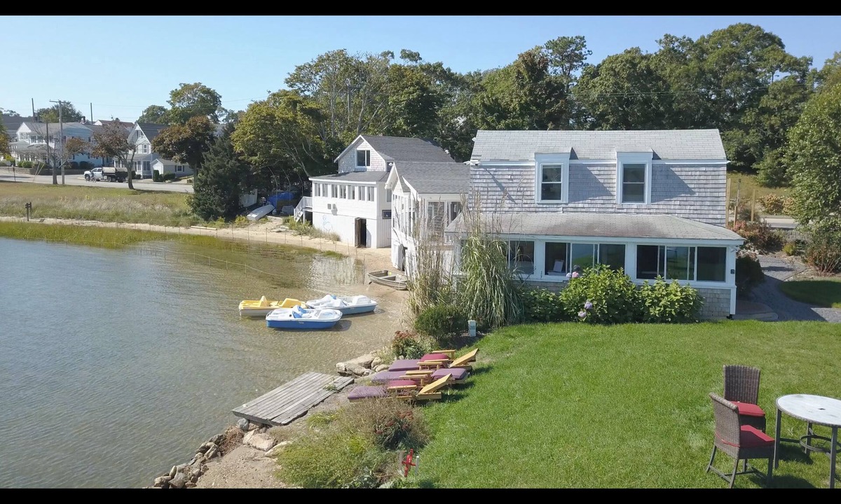 Onset Cabin | The Crab Cottage @ The Cape Cod Canal Compound LODGE