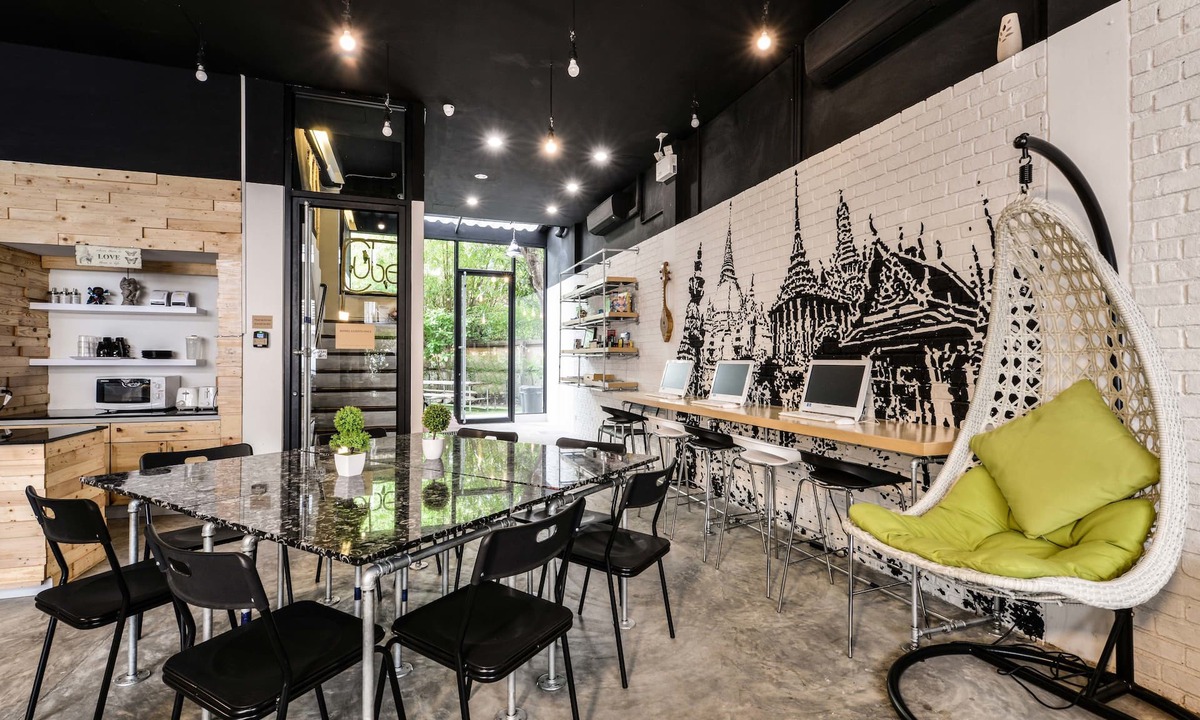 Silom Hostel | The Cube Hostel Silom