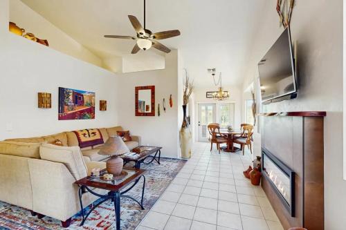 Rancho Vistoso House | The CW Desert Oasis