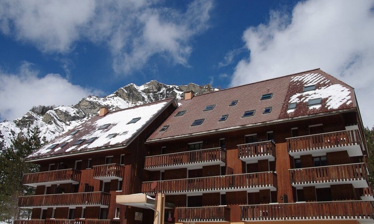 Allos Apartment | - * - The Dahu - * -