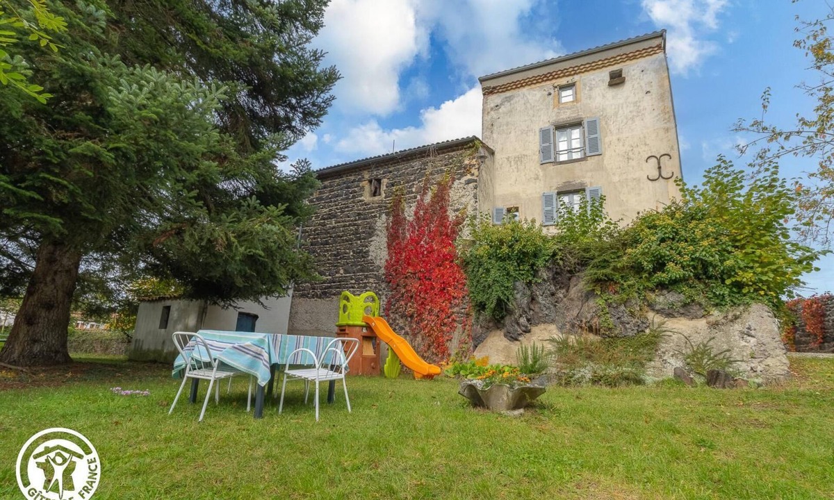 Saint-Saturnin House | The damsel tower