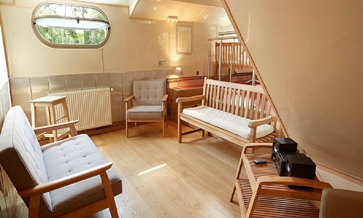 Auvers-sur-Oise Boat Rental | The Daphné’s Barge