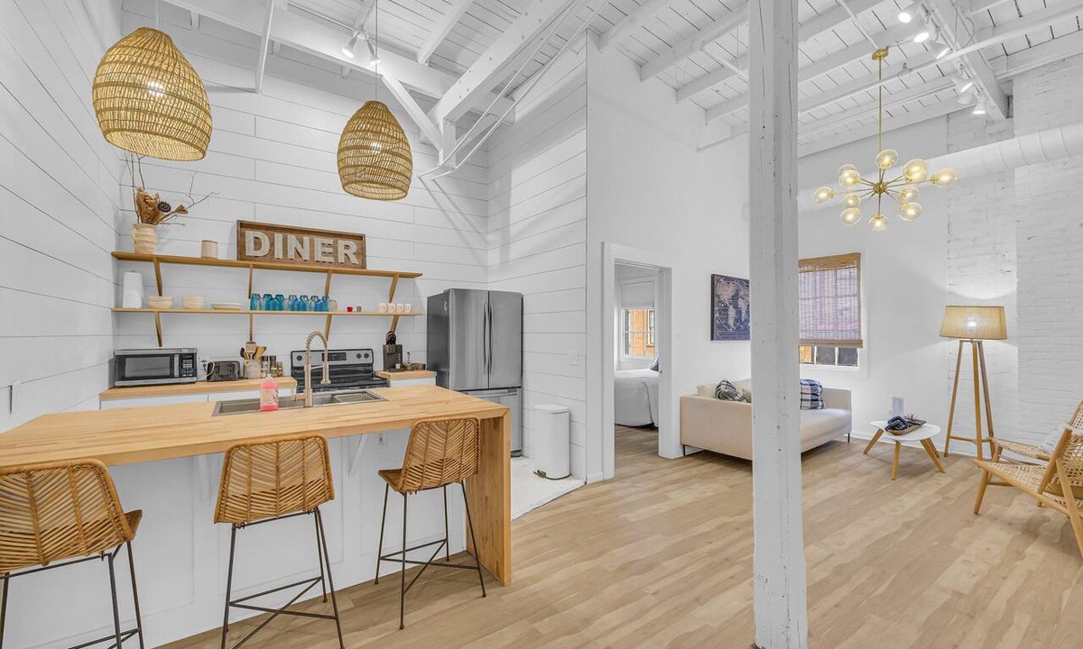 Athens Apartment | The Dawg Walk Downtown