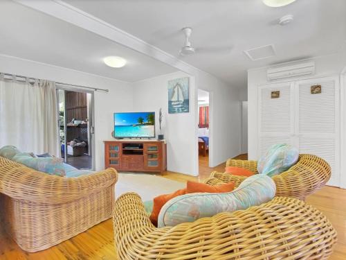Picnic Bay House | The Deck on Picnic