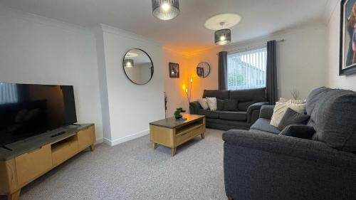 Wick Apartment | The Den - by Caithness Luxury Apartments NC500 - 2 Bedroom holiday home - Sleeps Work teams upto 2 & holiday makers upto 4 - PREFERENTIAL RATES FOR LONG STAY TRADES - CONTACT US -