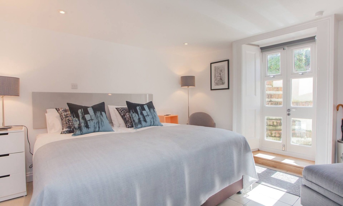 Bath Apartment | The Design Studio