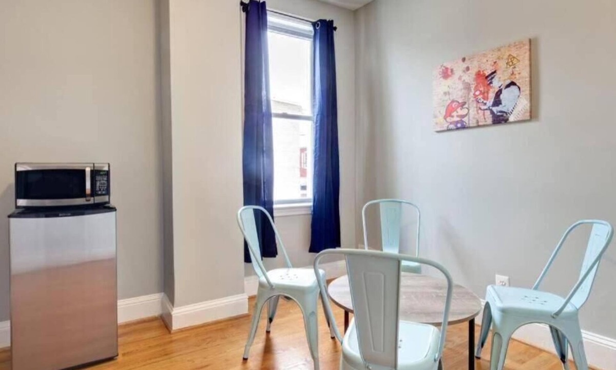 H Street Corridor Bed & Breakfast | The District Explorer! - Capital Hill DC