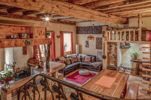 Ascou House | The Dragon Barn - Studio