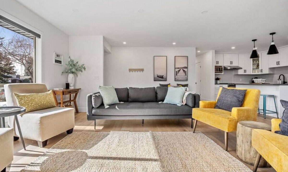Southeast Calgary Apartment | The Duke | Spacious | Upscale | Close to DT
