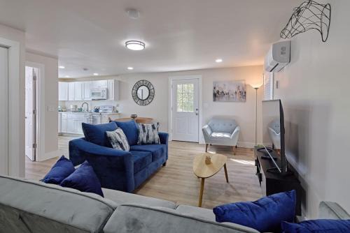 Dunlap House | The Dunlap Escape - Spacious 2BD Home