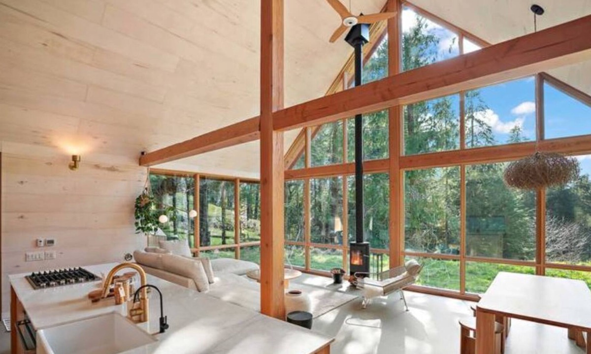 Sooke Cabin | The Eagles Grove