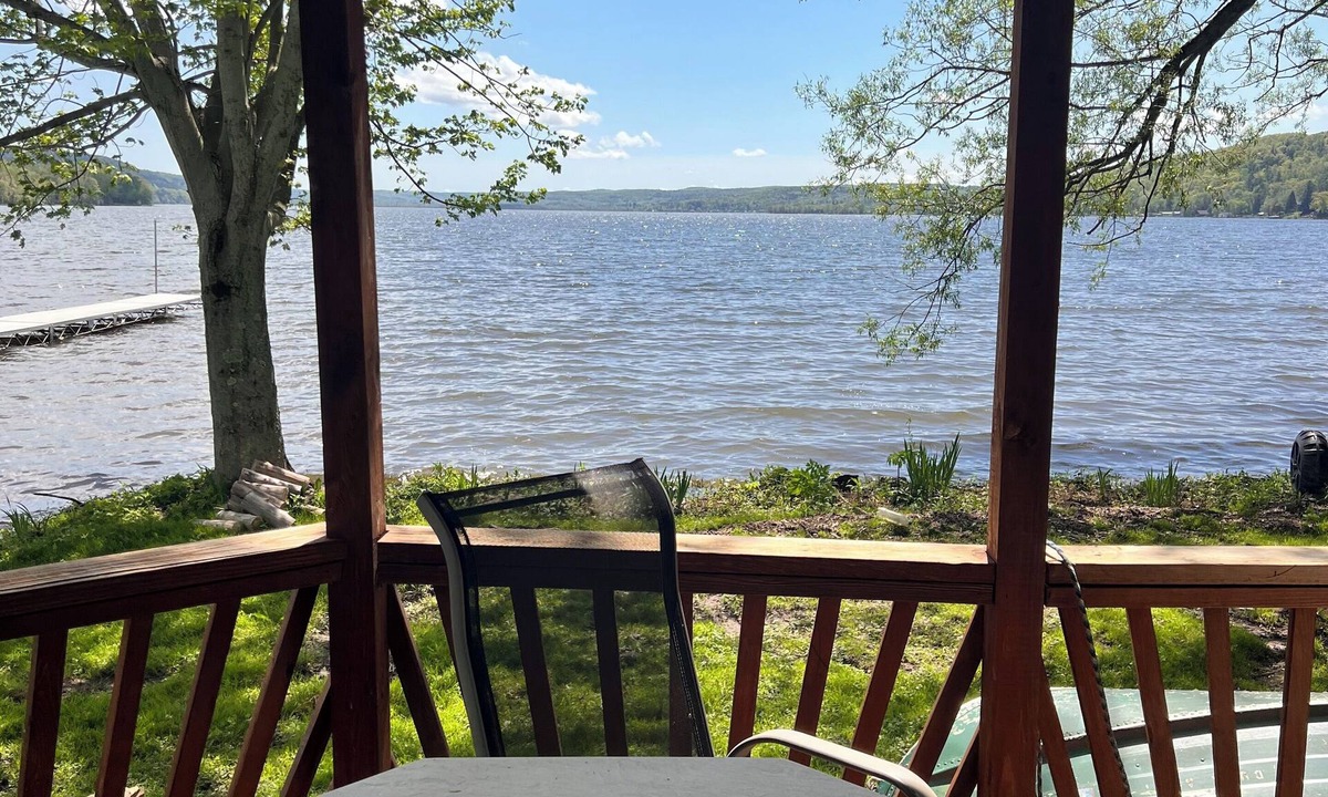 Richfield Springs Cabin | The Eagles Nest A Charming 4-bedroom cabin on Lake Canadarago