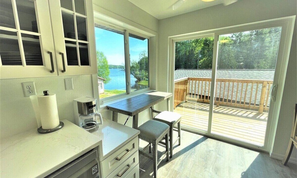 Phillips Cabin | The Eagles Nest, Lakeside Fresh Renovation!