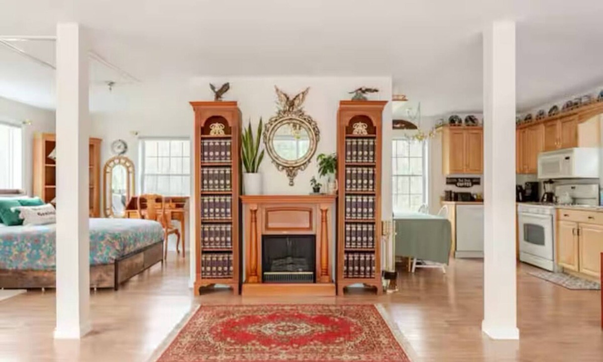 West Dover Apartment | The Eagles Nest - Private Apartment