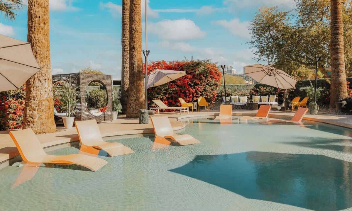 Governmental Mall Hotel | The Egyptian - Retro Modern Motel - COMBO 02/03
