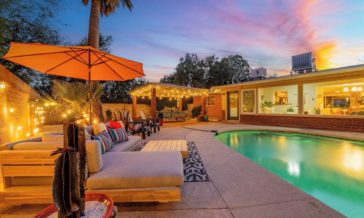 Tucson House | The El Jay. Upscale Designer Home w/Pool. Sleeps 8