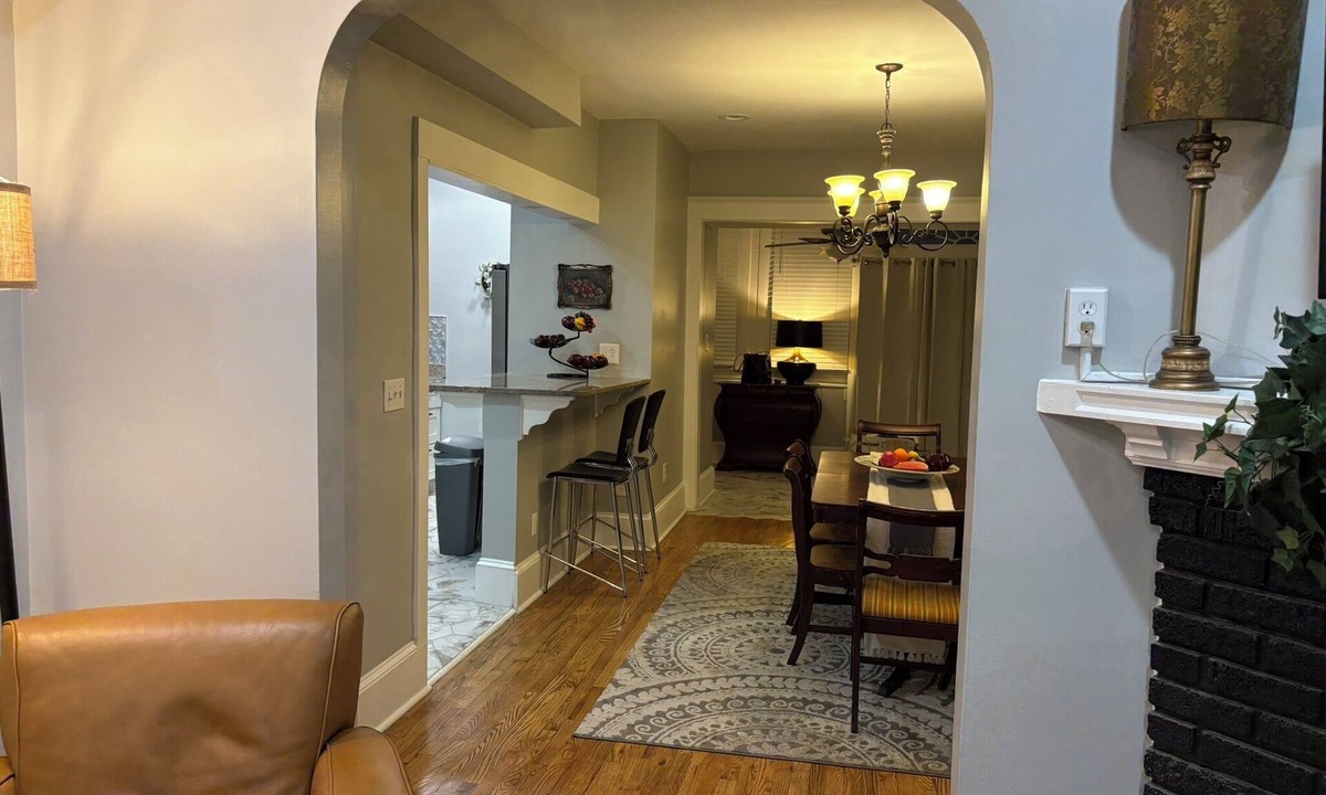 Northwest Hotel | The Elegant Spring House Loft